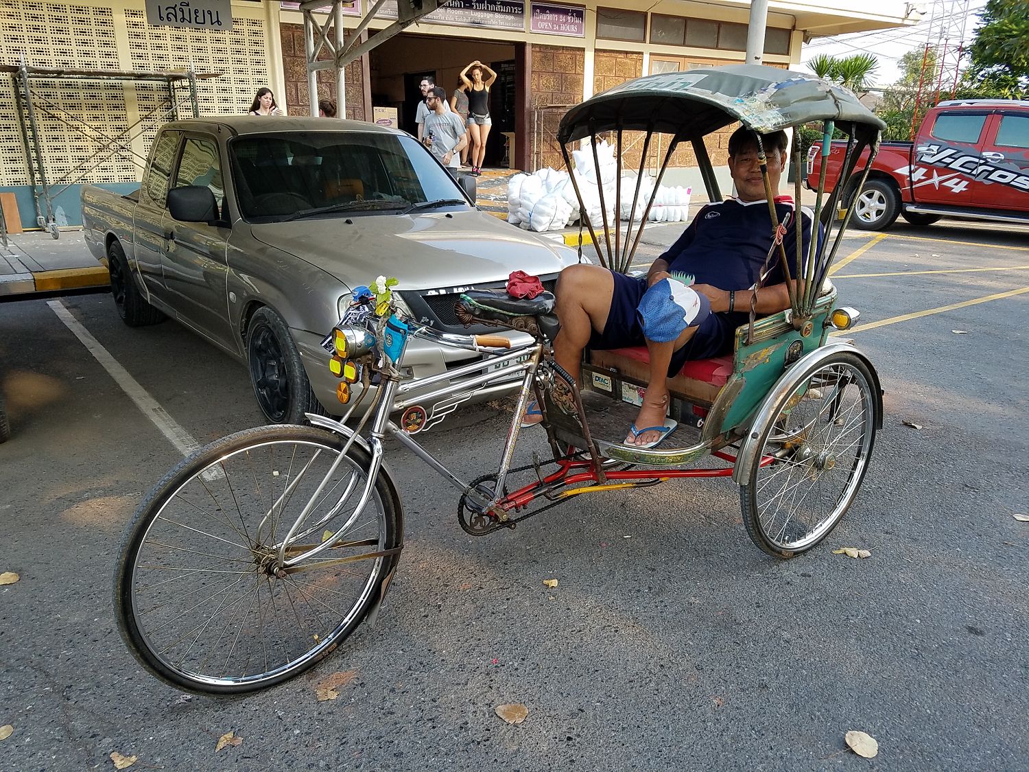Retro tuk-tuk
