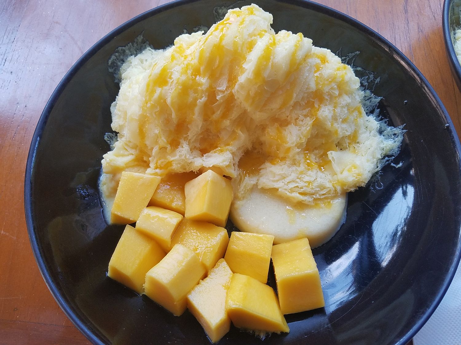 Az egyik kedvenc desszertünk, mangófagyi mangóval és mangó puddinggal