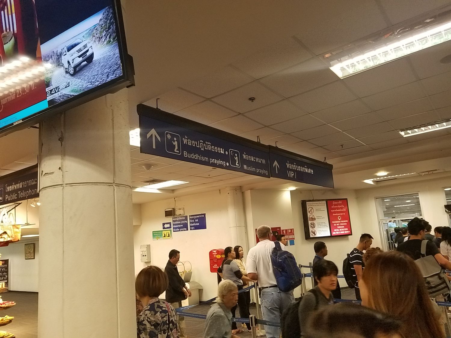 Muszlimok erre, buddhisták arra